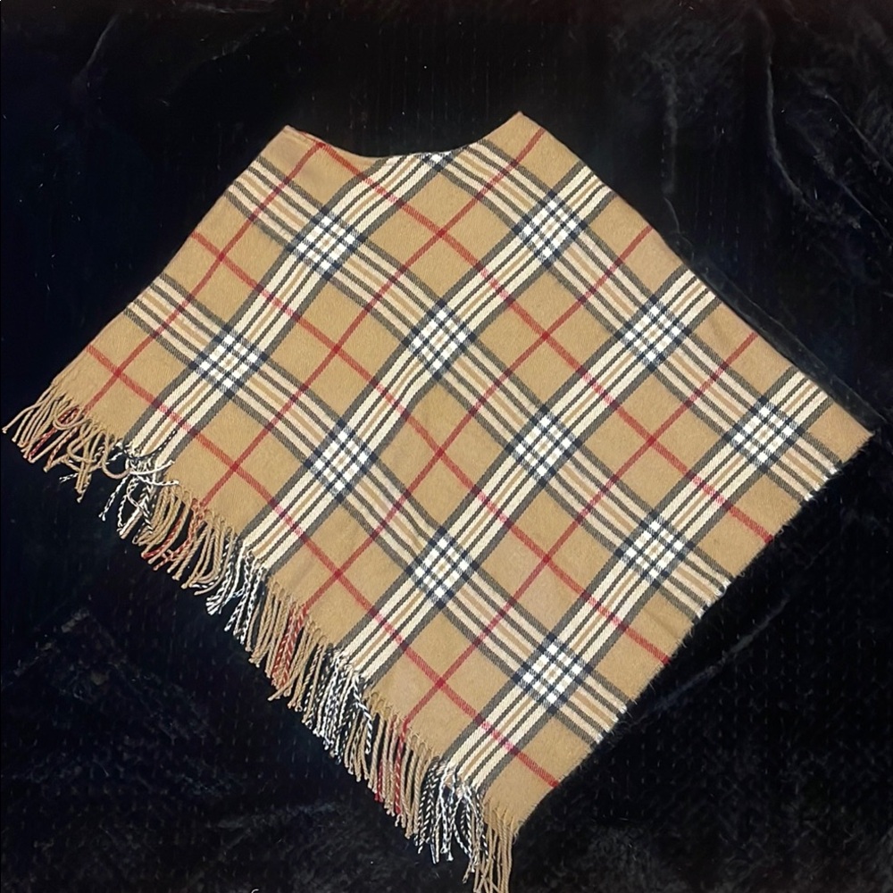 V. FRAAS Plaid Poncho in Tan, Red, and Black